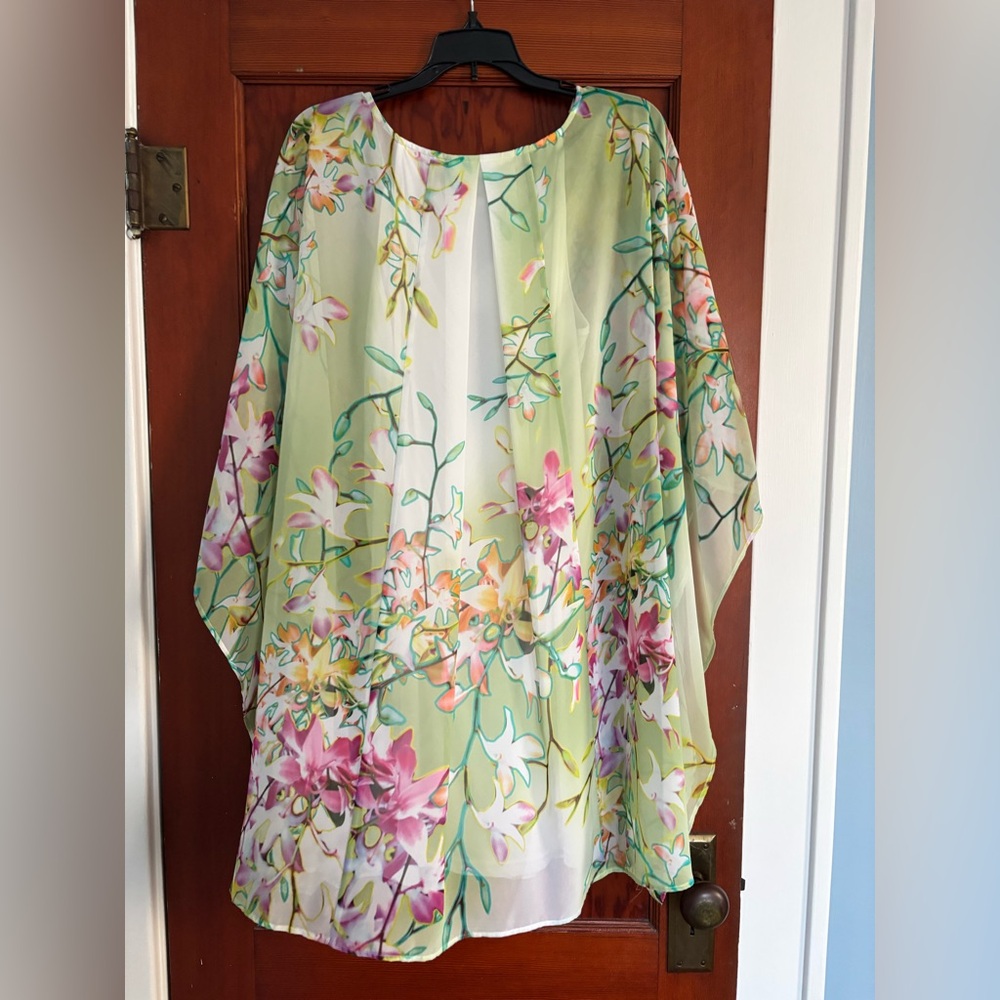 Jennifer Lopez Floral Kimono with Rhinestone Accent - Picture 2 of 10